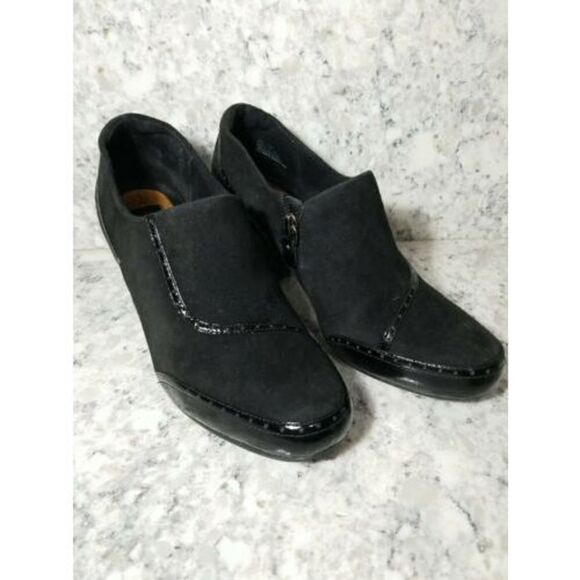 Clarks Artisan‎ Black Sueded Leather Ankle Booties Shoes 8.5 EUC - Picture 1 of 8
